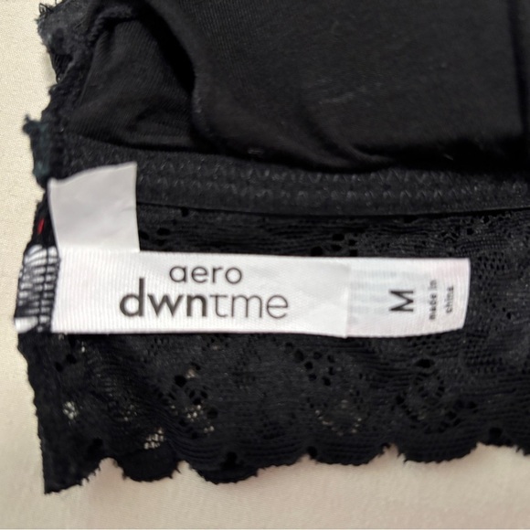 NWT Black Bralette. Sz M. Lace. Plunge. Removable pads. Adjustable straps. - Picture 5 of 10